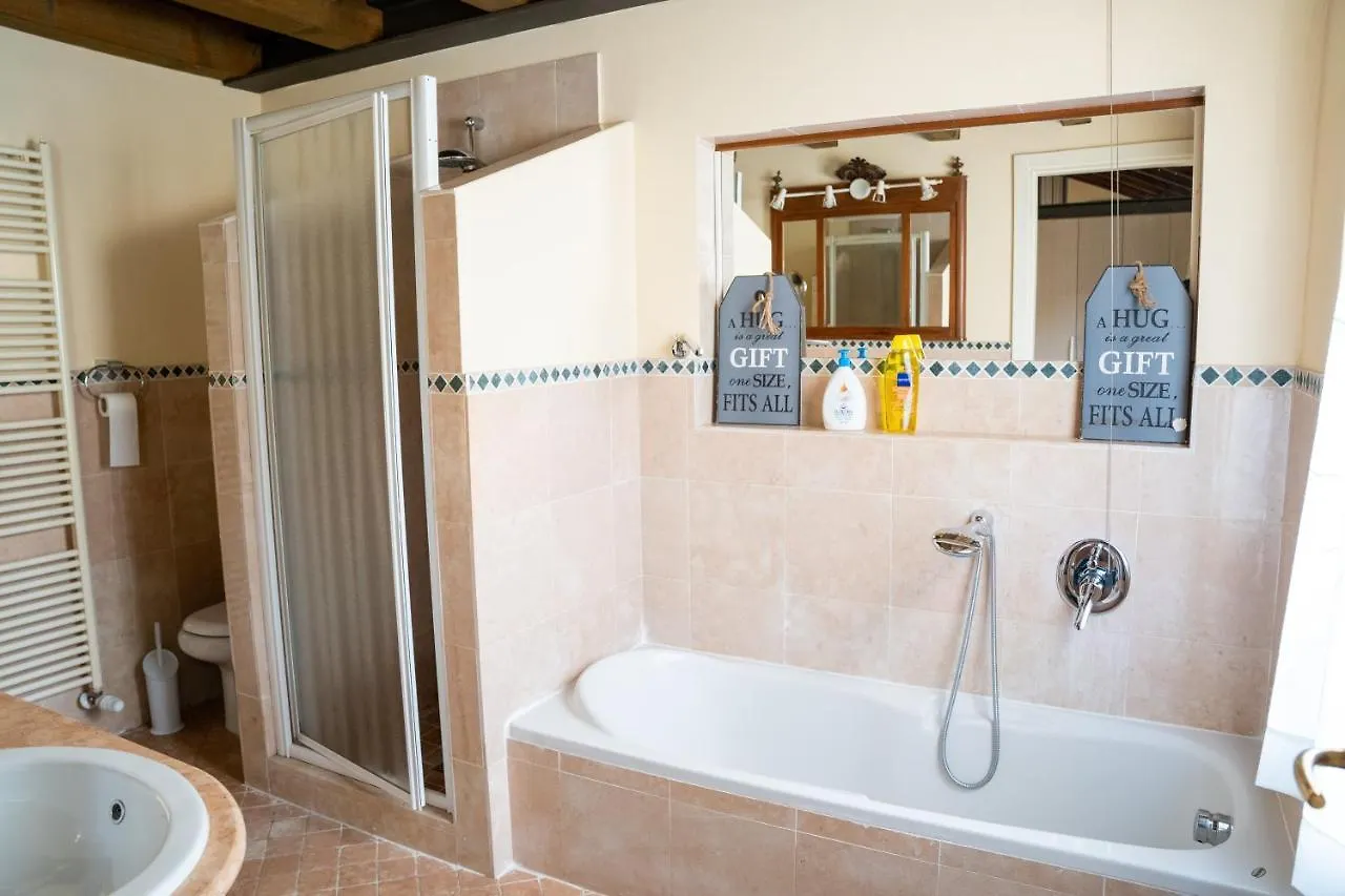 Loveflat A Pochi Passi Dal Castello Estense Ferrara Appartamento